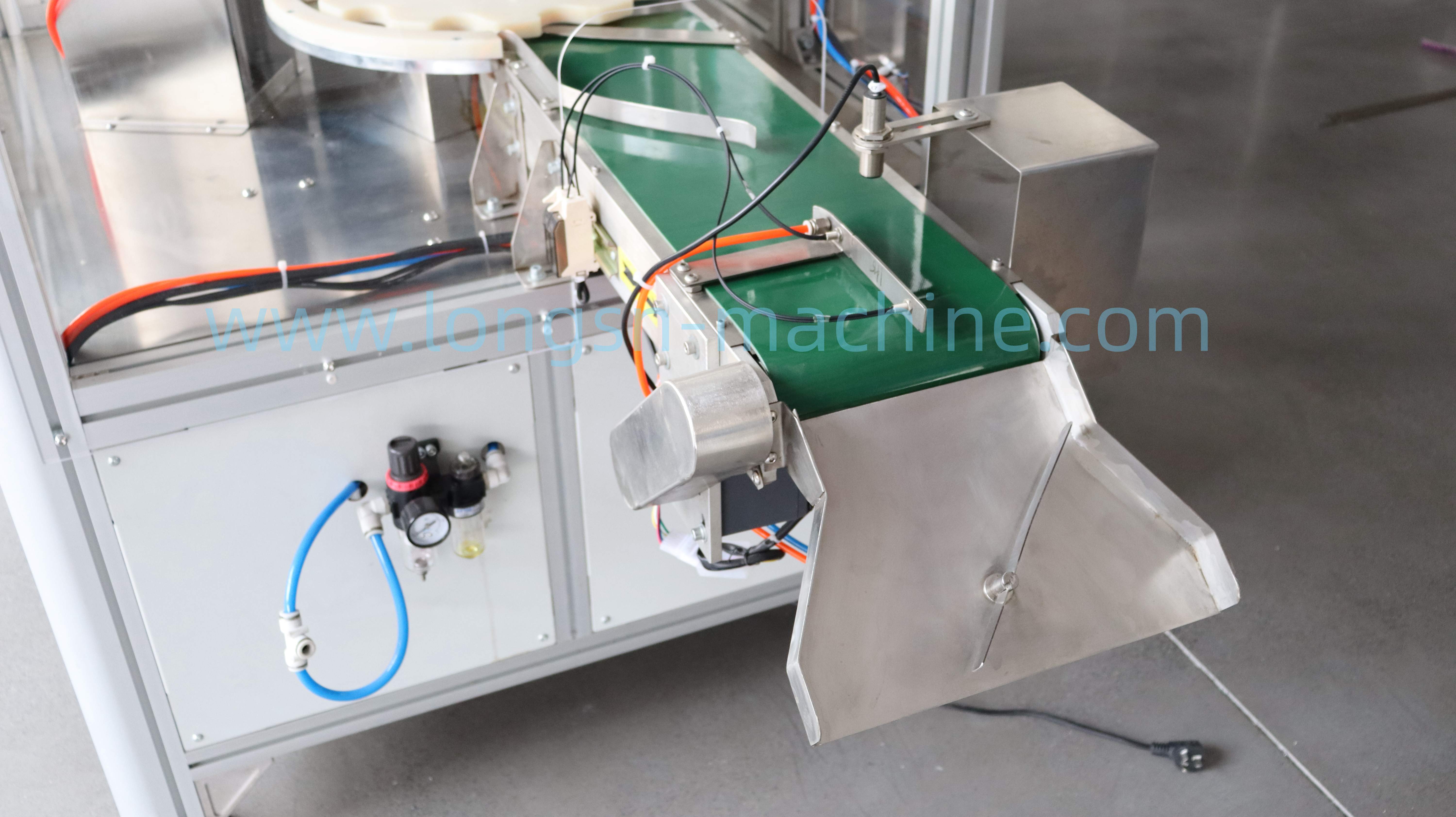 آلة بطانة غطاء الزجاجة