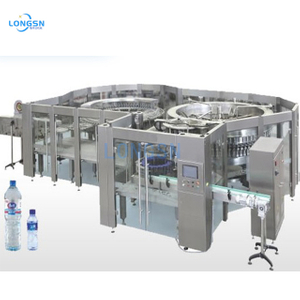 آلة تعبئة المياه الغازية للمشروبات الغازية CSD الأوتوماتيكية