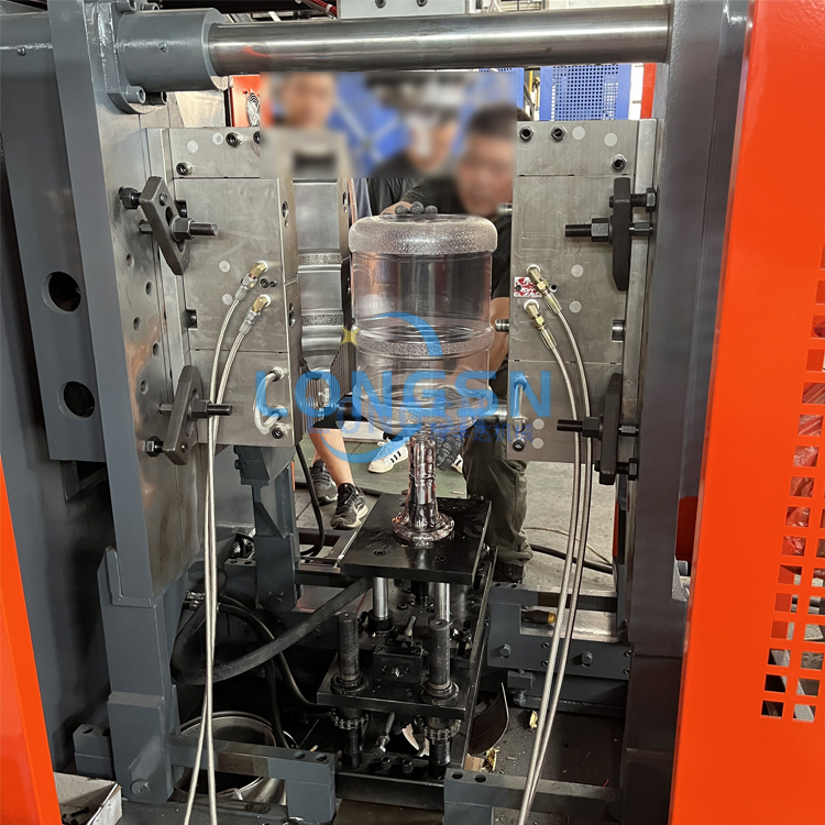 آلة صب زجاجة الكمبيوتر