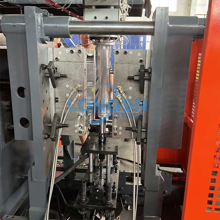 آلة صب زجاجة ماء