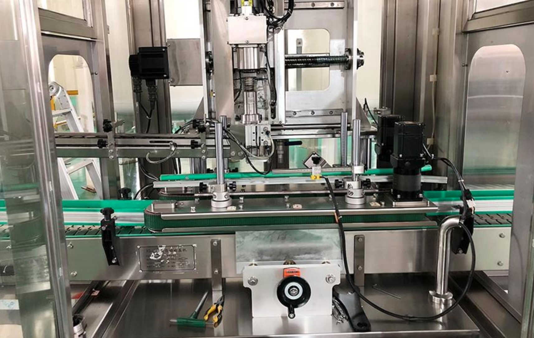 آلة وضع الزجاجة